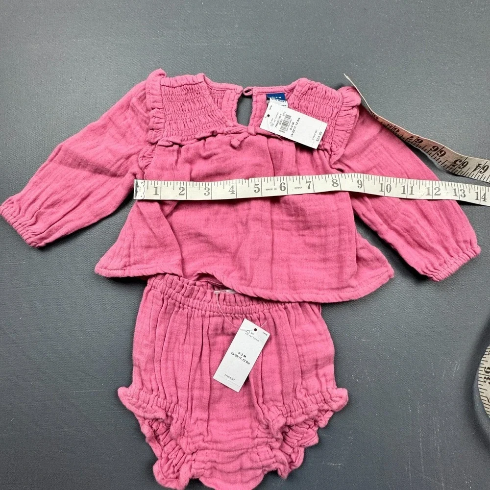 Old Navy Baby Girls Size 0-3M Pink Smocked Top Bloomers 2-Piece Outfit Set NWT